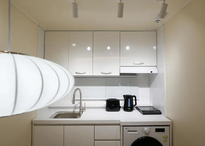 Habitación en casa particular 루미방배스테이,사당역,이수역,공항버스,도보8분,독채,최대6인,퀸침대3개,이태원,명동,동대문,강남,홍대,코엑스 *